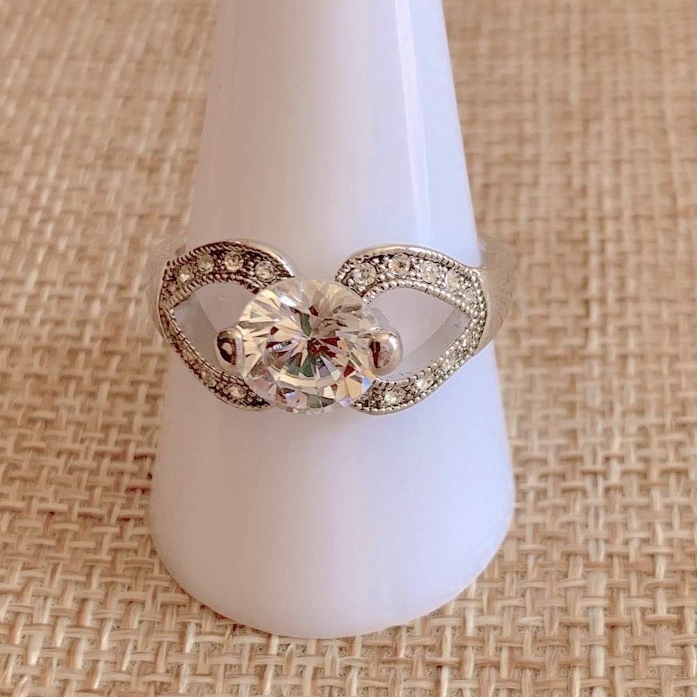 Cubic Zirconia Silver Tone Fashion Ring Size 9 1/2